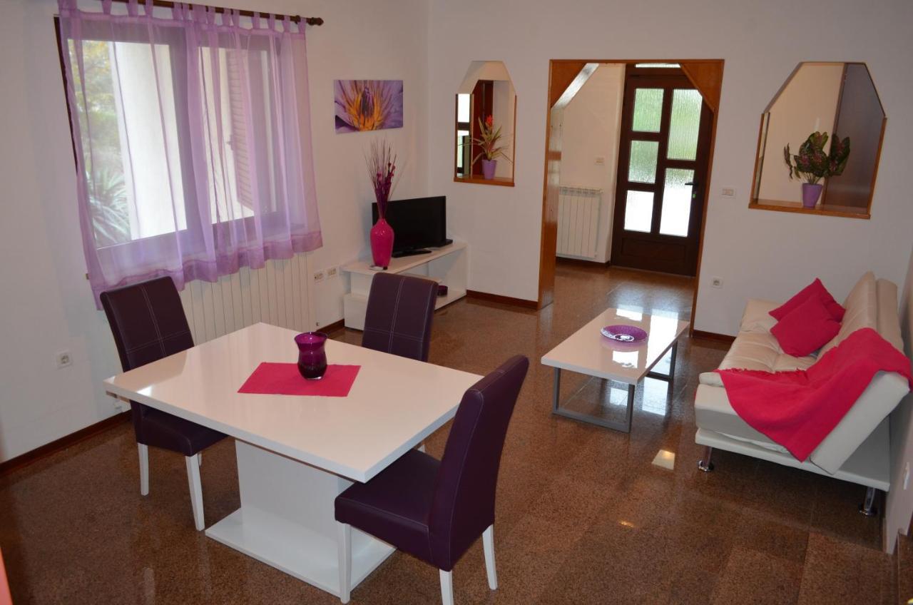 Apartments Medusa Ровин Екстериор снимка