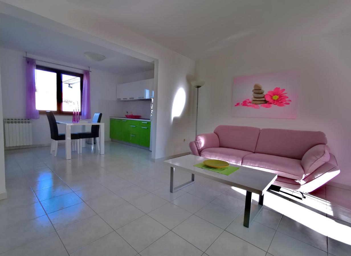 Apartments Medusa Ровин Екстериор снимка