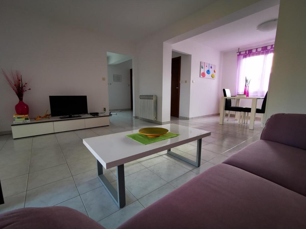 Apartments Medusa Ровин Екстериор снимка
