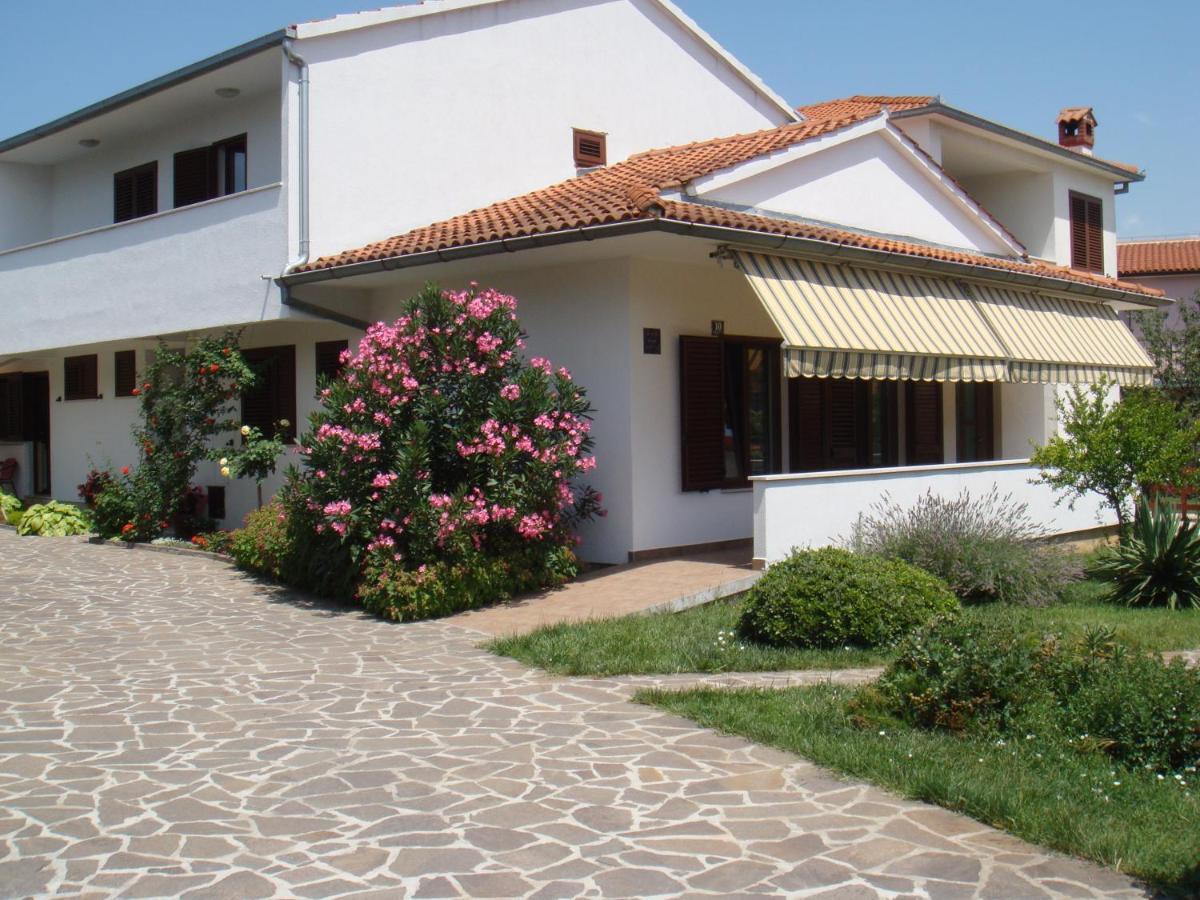 Apartments Medusa Ровин Екстериор снимка