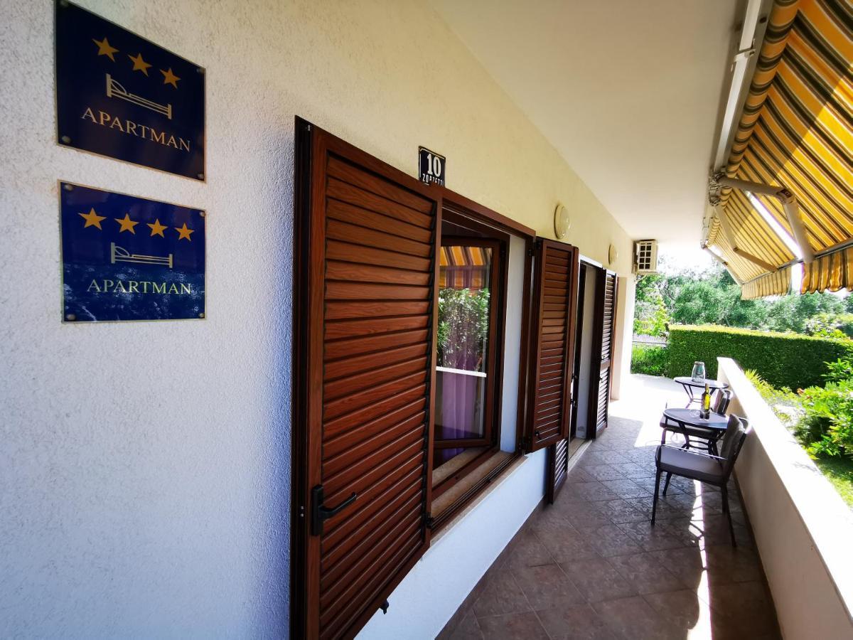 Apartments Medusa Ровин Екстериор снимка